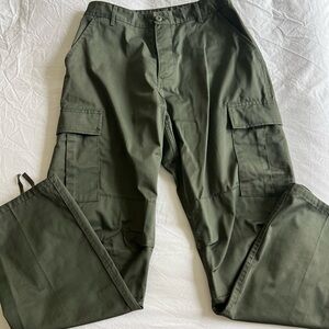 Local European Green Cargo Pants M/L Waist 34